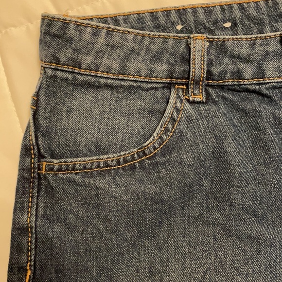 SOLD**Rolled Mid-Rise Denim Shorts - Picture 3 of 9